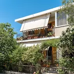 Apartment Makis